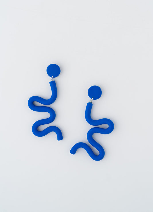Half Star handmade polymer clay earrings in customizable colors by APÖ, lightweight and artistic curved design